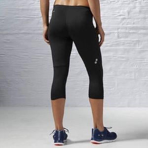 Reebok PlayDry Black Capris Leggings